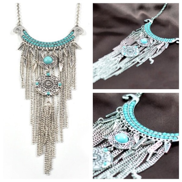 Accessories - ✨HP✨Silver Boho Necklace