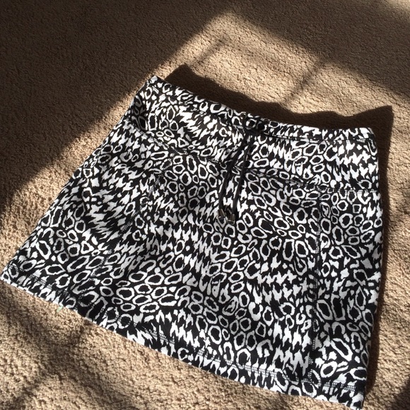 Cute Black & White Leopard Print Skort