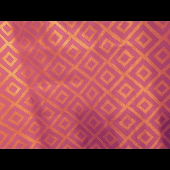 Tops - Picture 3 of 4