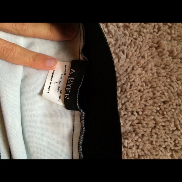 Black stretch waist body con skirt - Picture 3 of 4