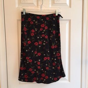 Ann Taylor 2P rayon skirt. Like new.