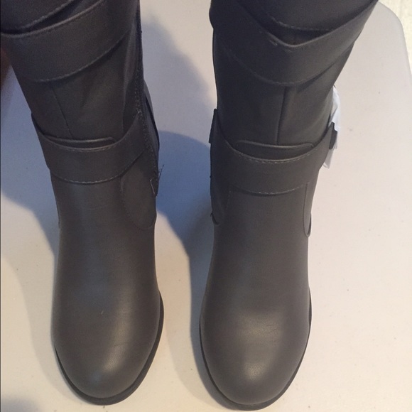 Boots - Picture 2 of 4