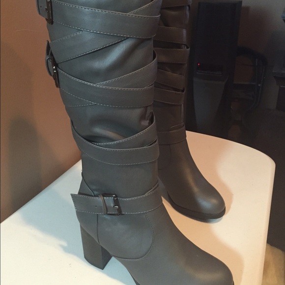 Boots - Picture 4 of 4