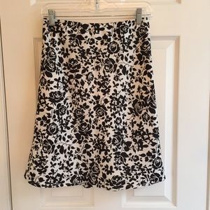 Ann Taylor Loft BW floral linen skirt 2P.Like new