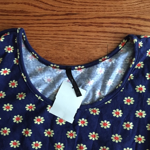 Daisy Cropped Top - Picture 4 of 4