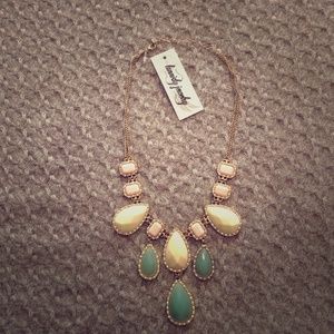 🎀🎀Statement Necklace🎀🎀