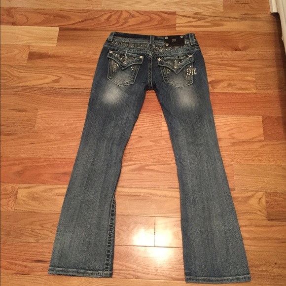 MISS ME JEANS SIZE 26. BRAND NEW NEVER BEEN WORE.
