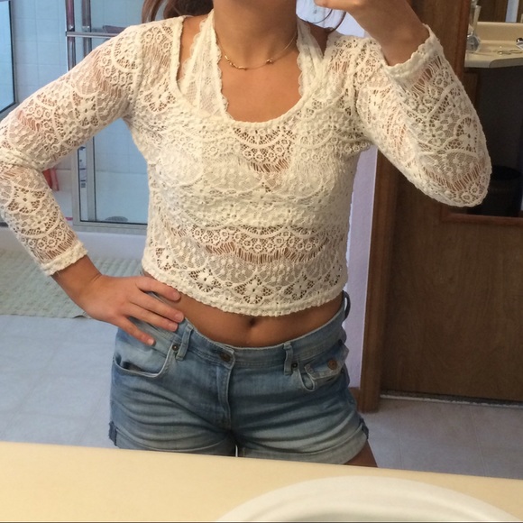 Lace  long sleeve crop top