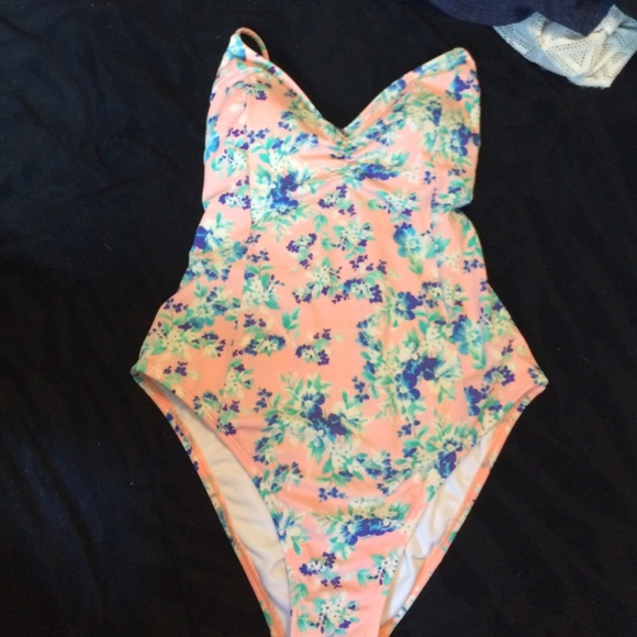 Bathing suit