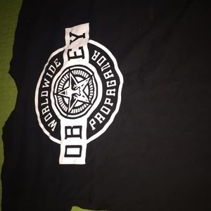 Obey tee