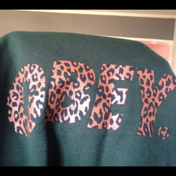 Obey sweatshirt