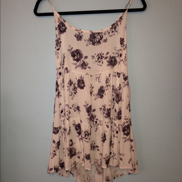 Brandy Melville Dresses & Skirts - White floral Brandy Melville jada dress