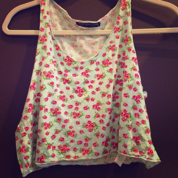 Floral, high to low tank