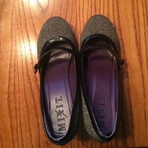 Cute Mary Jane style heels!