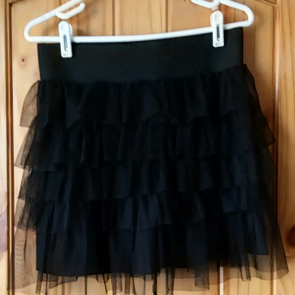 Super cute black skirt