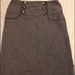 High wasted skirt with buttons