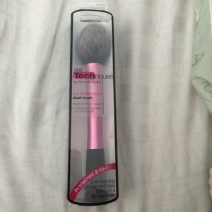 Real Techniques Blush Brush