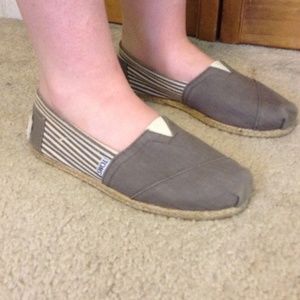 Gray TOMS
