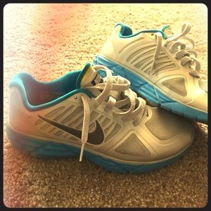 NIKE training lunar victory II