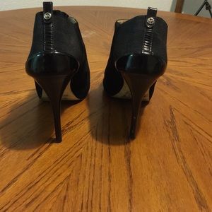 Black suede Michael kors 9.5