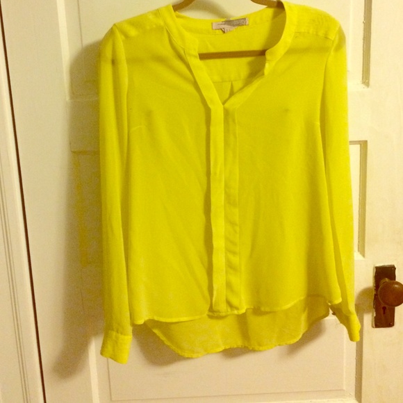 Bright yellow chiffon top!