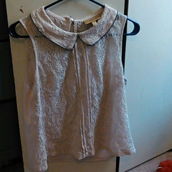 Collared lace blouse - Picture 2 of 3