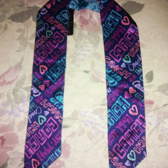 Coach Poppy scarf excellent condition - Picture 1 of 1