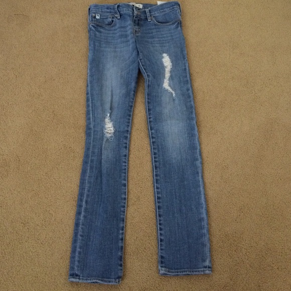 Abercrombie light wash distressed skinny jeans
