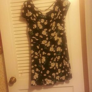 Forever 21 daisy dress