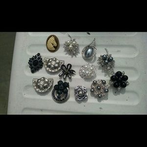 NEW 13 pieces brooches or pins