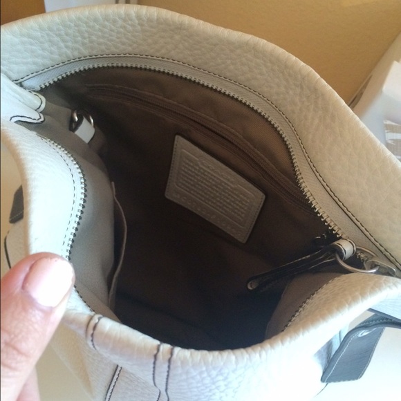 Coach purse - Picture 3 of 4