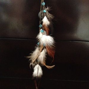 Long feather necklace