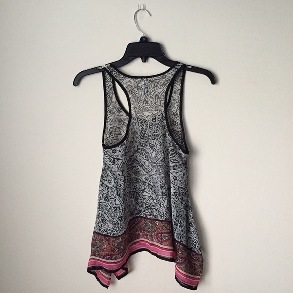 ❗️SOLD❗️Printed Summer Top 😍 - Picture 2 of 4
