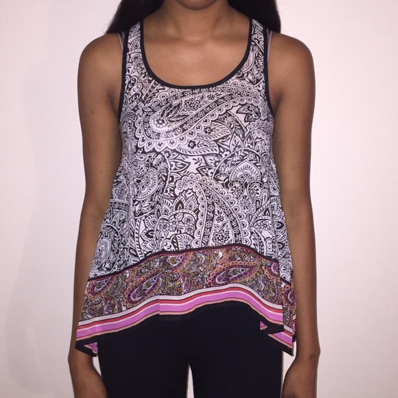 ❗️SOLD❗️Printed Summer Top 😍 - Picture 4 of 4