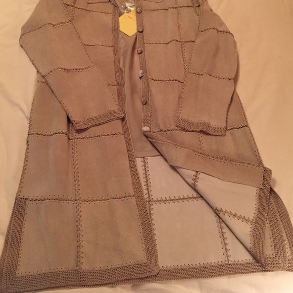 COAT - Picture 4 of 4