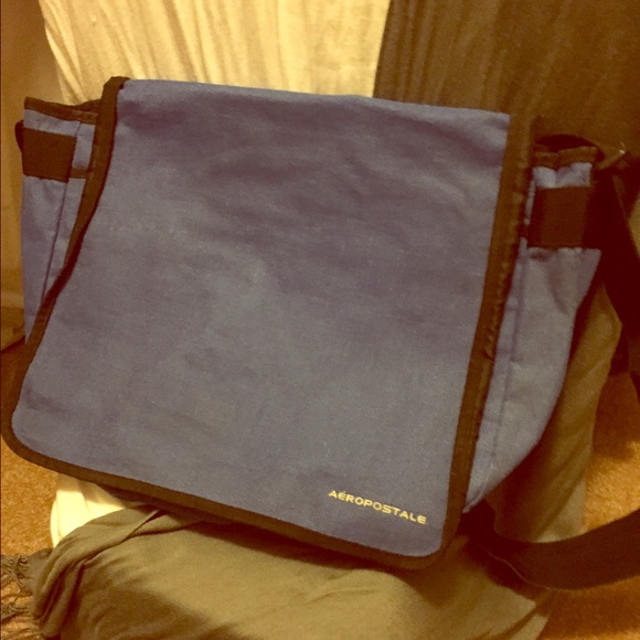 Aeropostale blue messenger bag