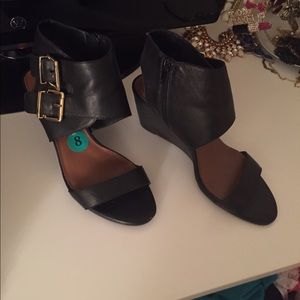 Jessica Simpson wedges