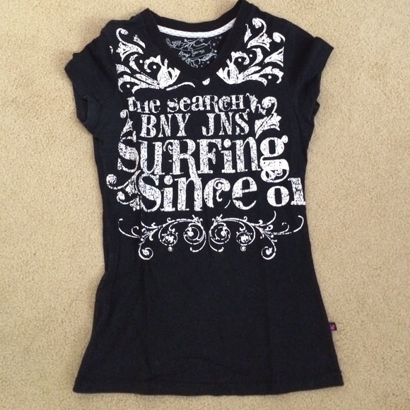 Black patterned v neck tee shirt
