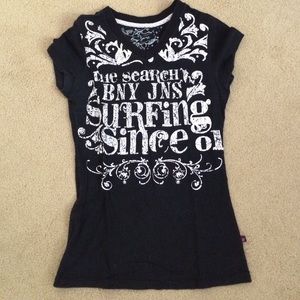 Black patterned v neck tee shirt