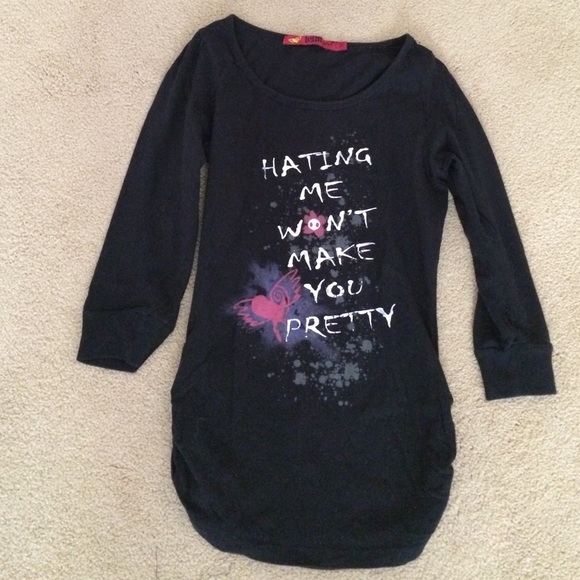 Black 3/4 length shirt with rouching on the sides