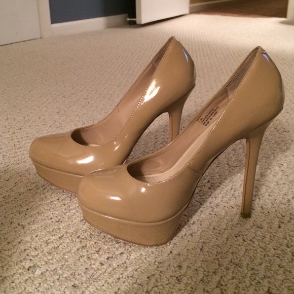 Steve Madden nude pumps - Picture 2 of 3