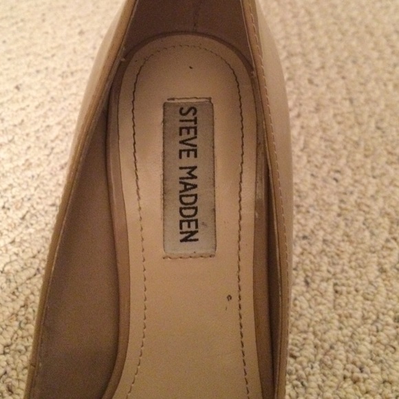 Steve Madden nude pumps - Picture 3 of 3