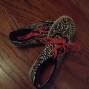size four (kids) zebra print vans