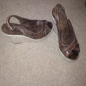 never worn aldo wedges
