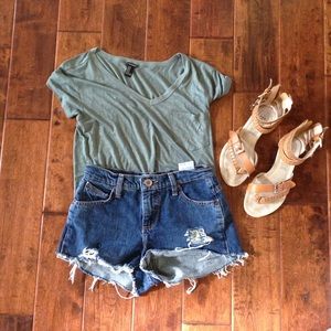 distressed wrangler high waisted shorts ✽