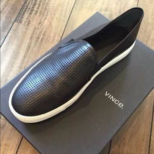 HOST PICK 💫 NIB Vince Blair 5!