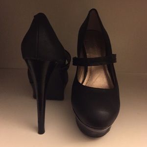 BCBG heels