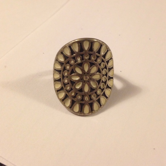 Jewelry - Patterned Ring