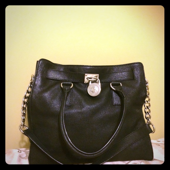 Black Michael Kors hand bag