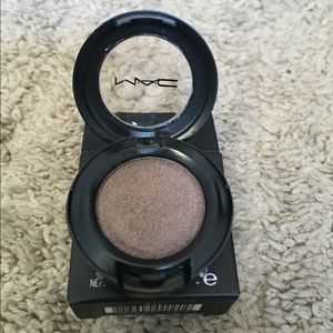 MAC cosmetics "sable" eyeshadow